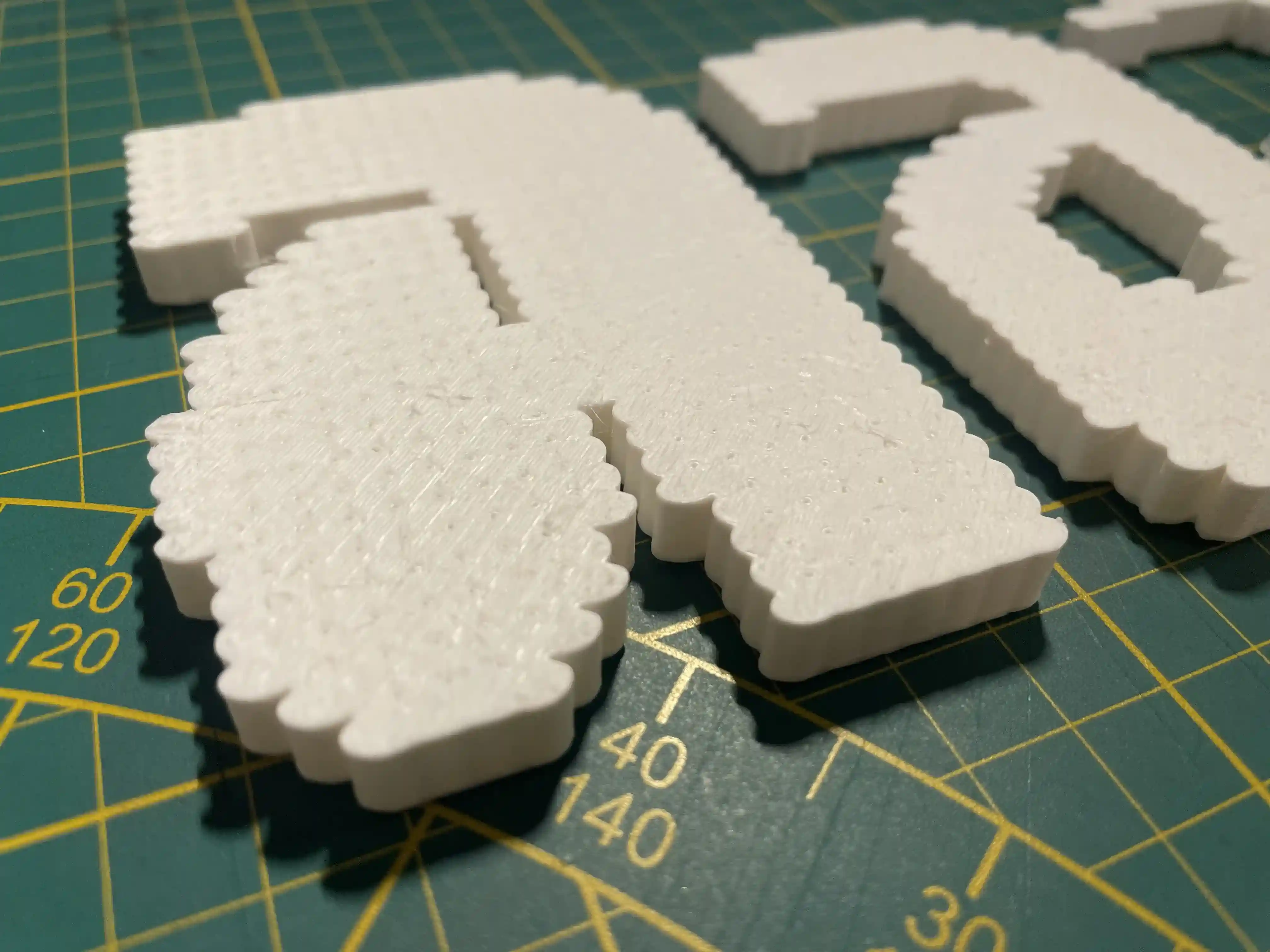 Zoom sur les impressions 3D des lettres