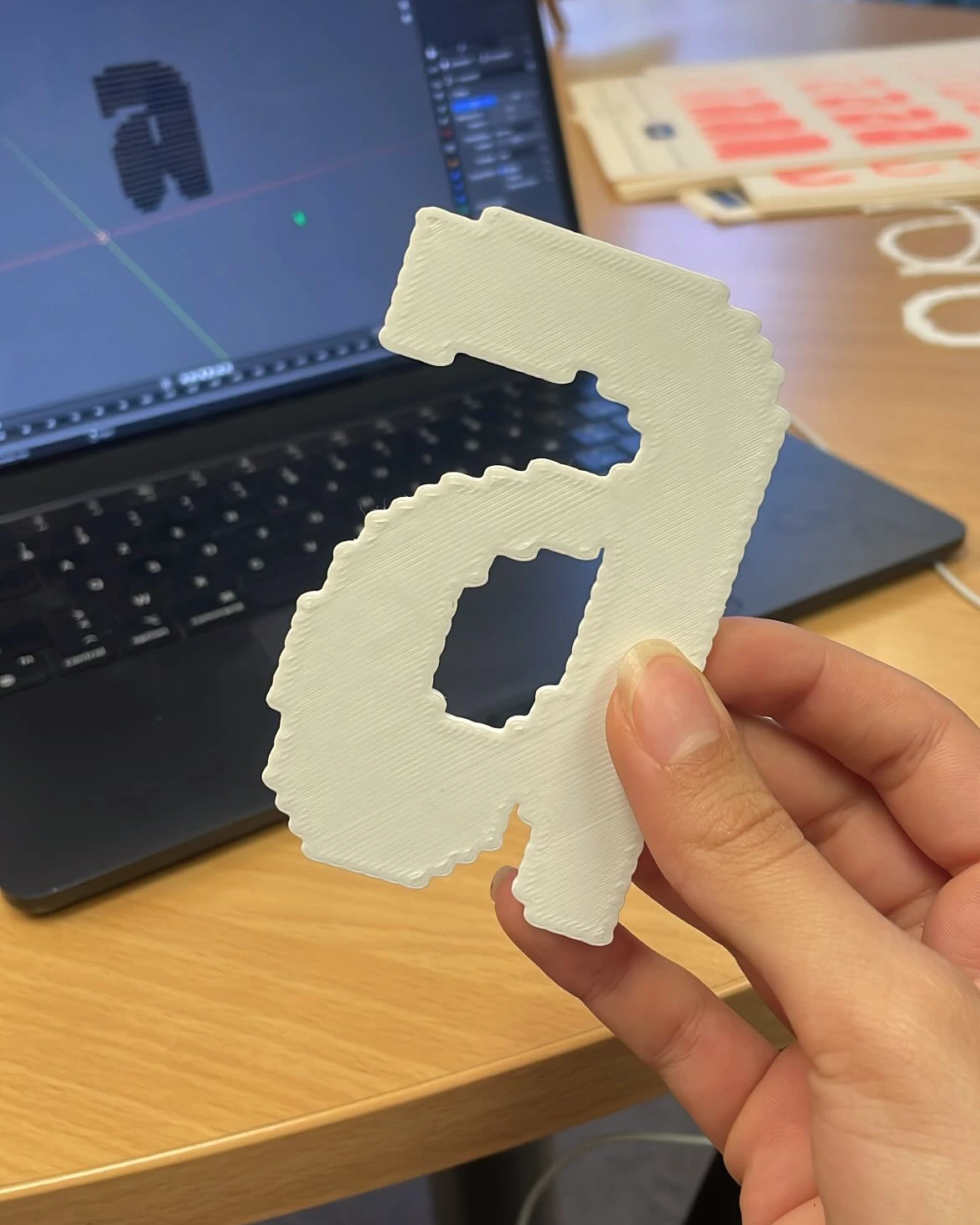 Zoom sur les impressions du poster en risographie